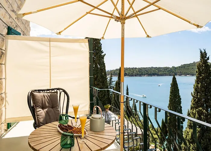 Beach House Sveti Jakov 1